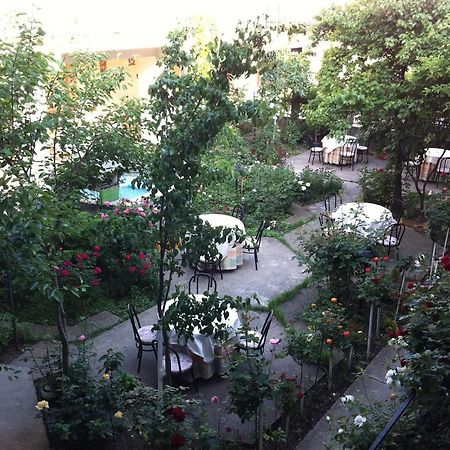 Hostel Tropical Szörényvár Kültér fotó