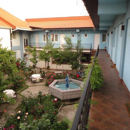 Hostel Tropical Szörényvár Kültér fotó