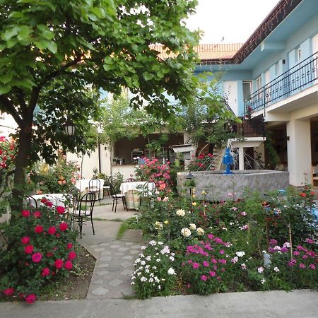 Hostel Tropical Szörényvár Kültér fotó