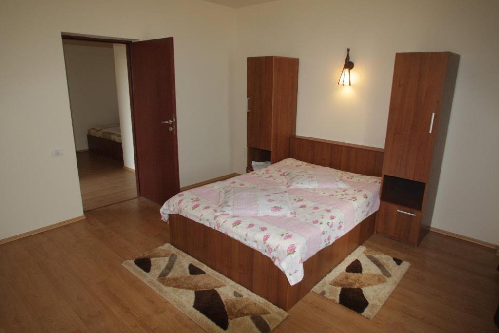 Hostel Tropical Szörényvár Kültér fotó
